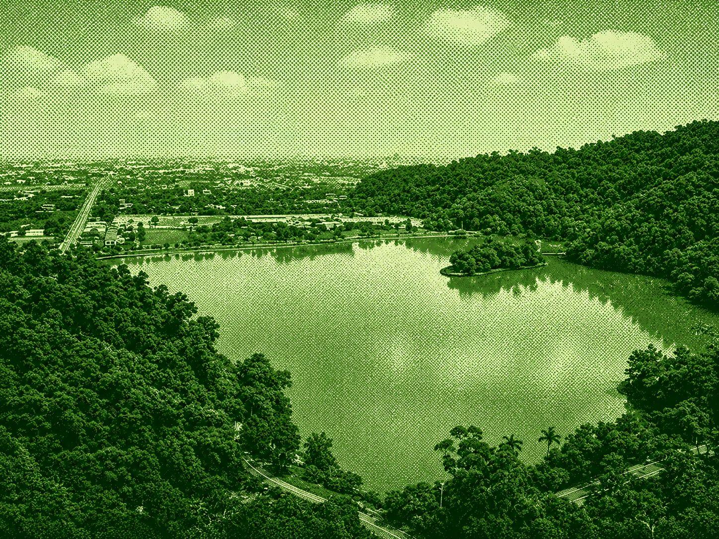 Yilan Meihua Lake Huanhu Trail