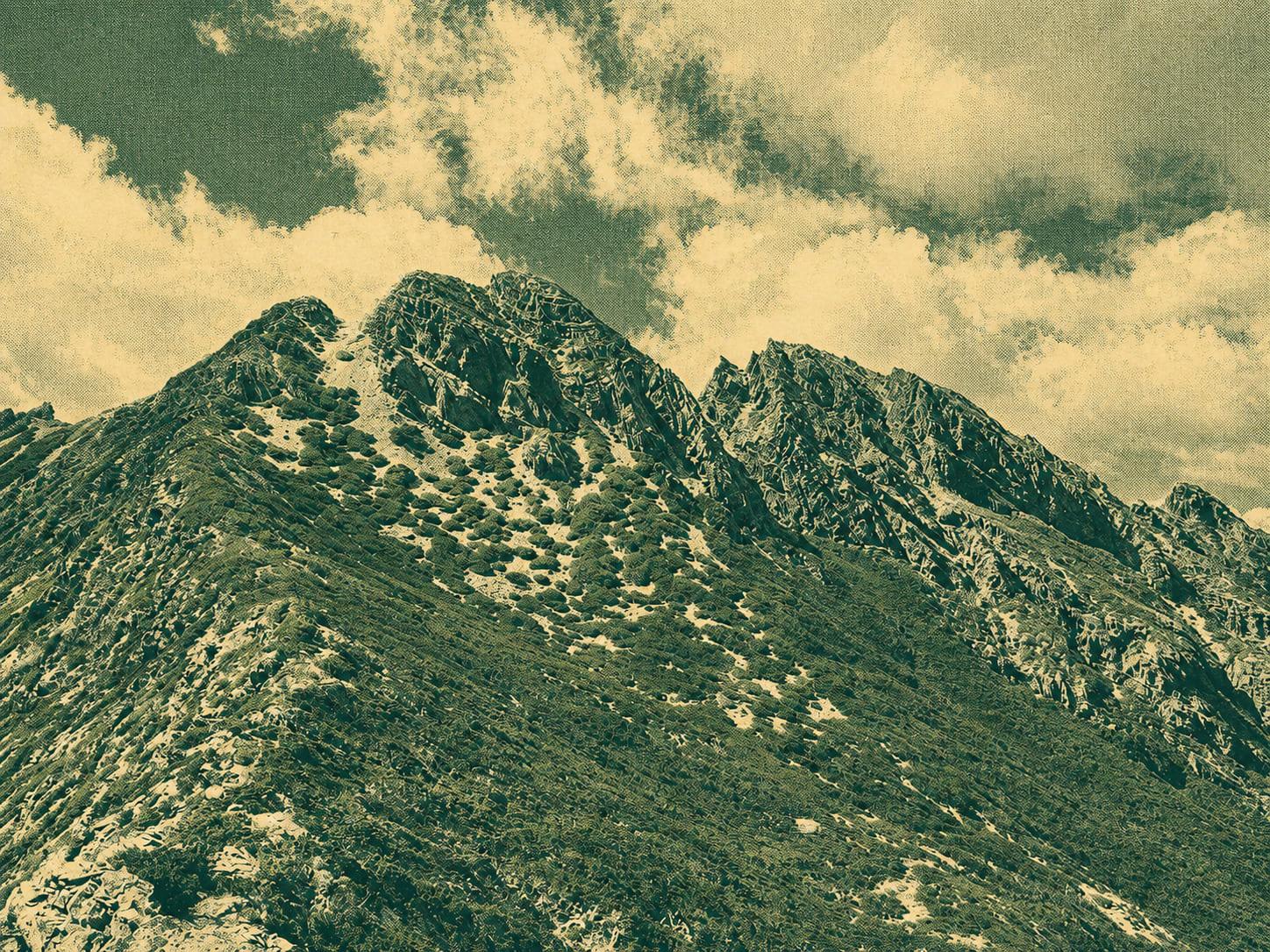 Yuyama Gunung Peak Line